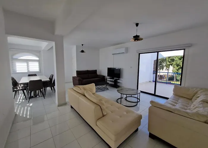 3 Bedroom Apartment, Natalia Centre, By Imh Europe Travel & Tours Lejlighed Paphos