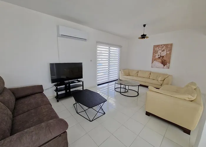 3 Bedroom Apartment, Natalia Centre, By Imh Europe Travel & Tours Apartamento Paphos