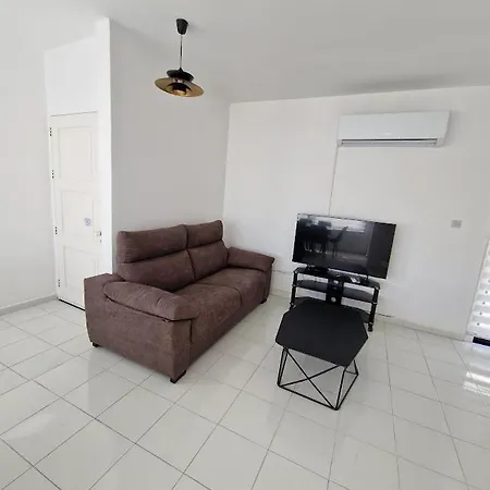 3 Bedroom Apartment, Natalia Centre, By Imh Europe Travel & Tours Апартаменты *