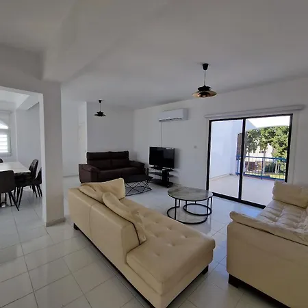 3 Bedroom Apartment, Natalia Centre, By Imh Europe Travel & Tours Апартаменты Пафос