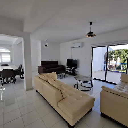 3 Bedroom Apartment, Natalia Centre, By Imh Europe Travel & Tours Апартаменты Пафос